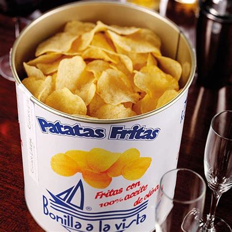patatas fritas in a can.